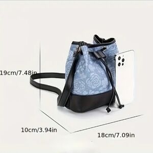 Elegant Blue Floral Bucket Bag